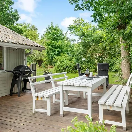 3 Bedroom Cozy In Prázdninový dům *