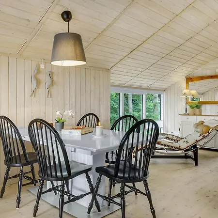 3 Bedroom Cozy In *