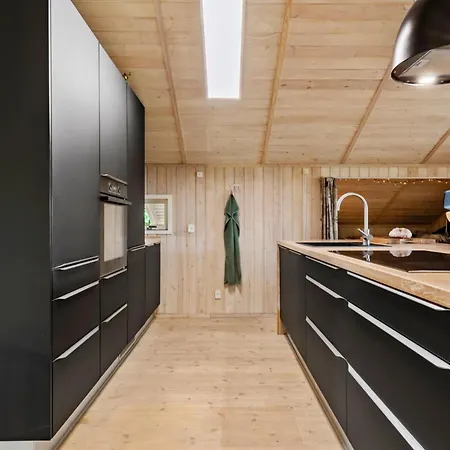 3 Bedroom Cozy In Casa vacanze